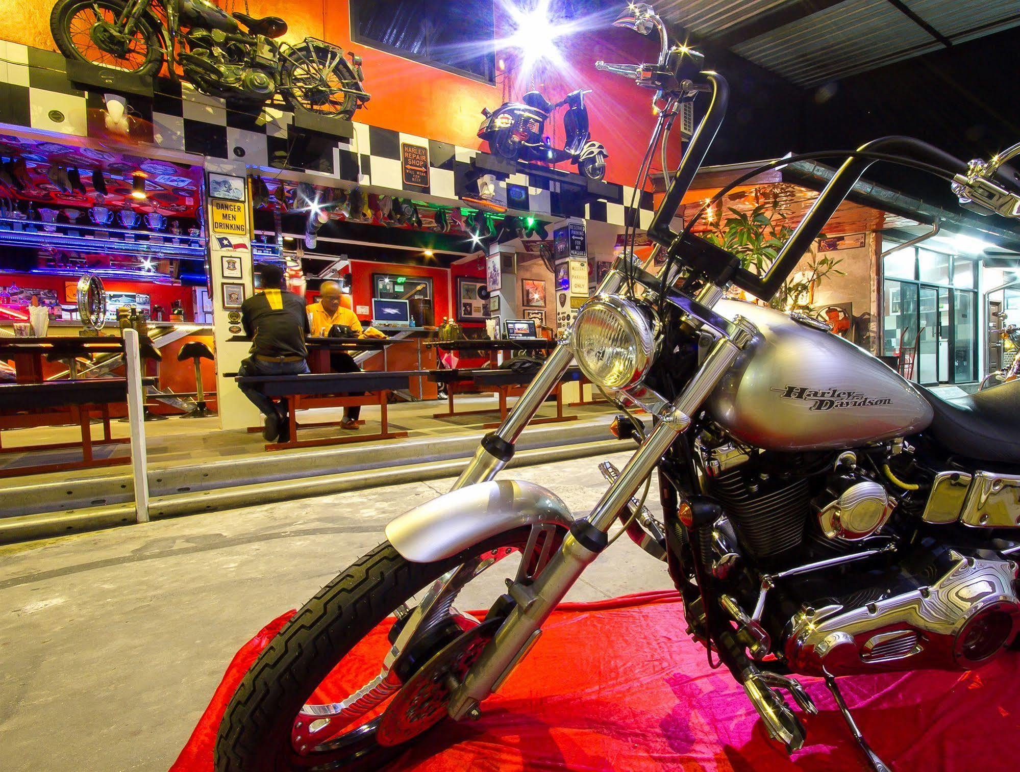 Nicky'S Handlebar Patong Екстер'єр фото